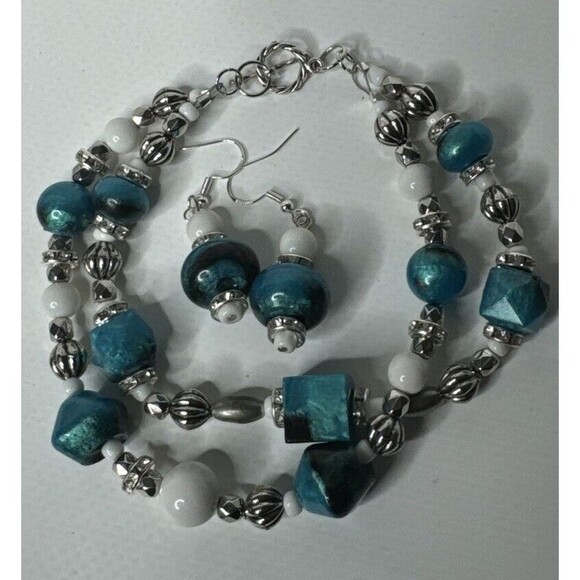 Bracelet Two Strand and Earrings Set Resin Faux Turquoise With Silver Tones - Picture 3 of 11
